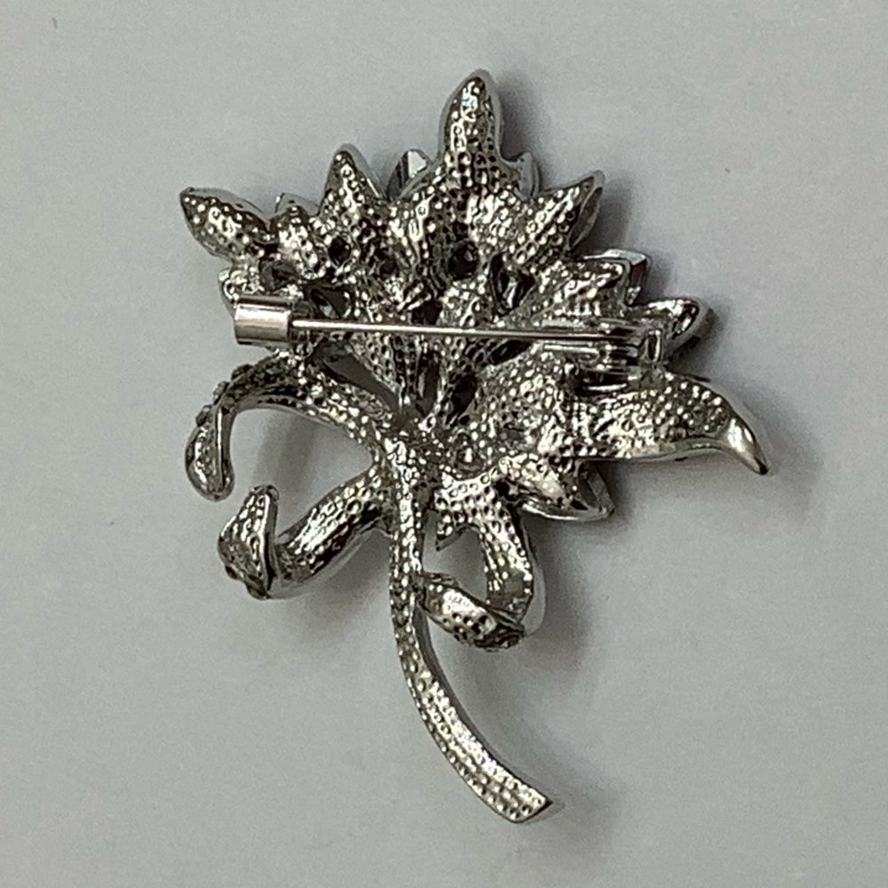 Black/Dark Gray Flower Bouquet Brooch - Picture 4 of 6